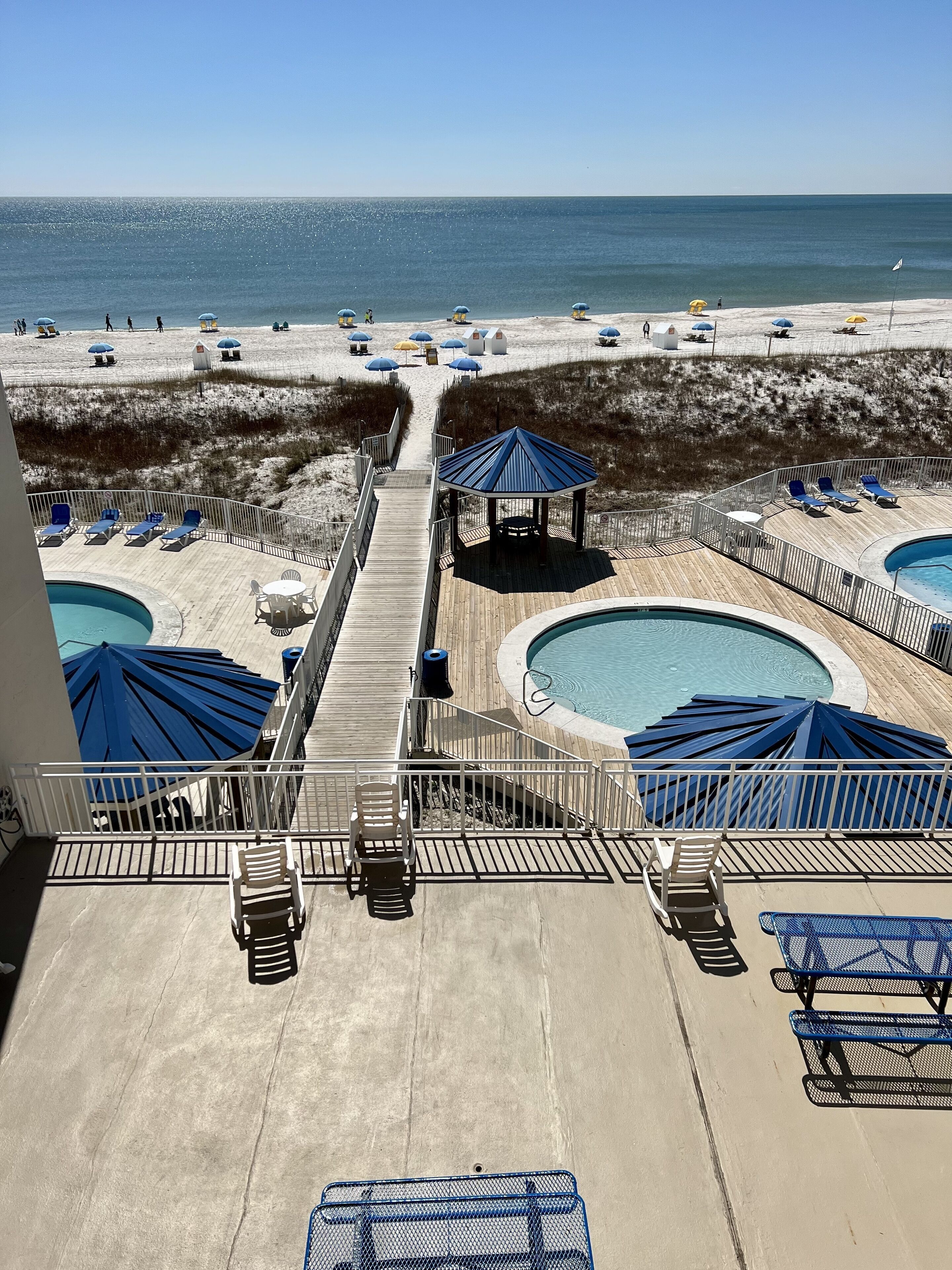 Utendørsbasseng og et oppvarmet basseng