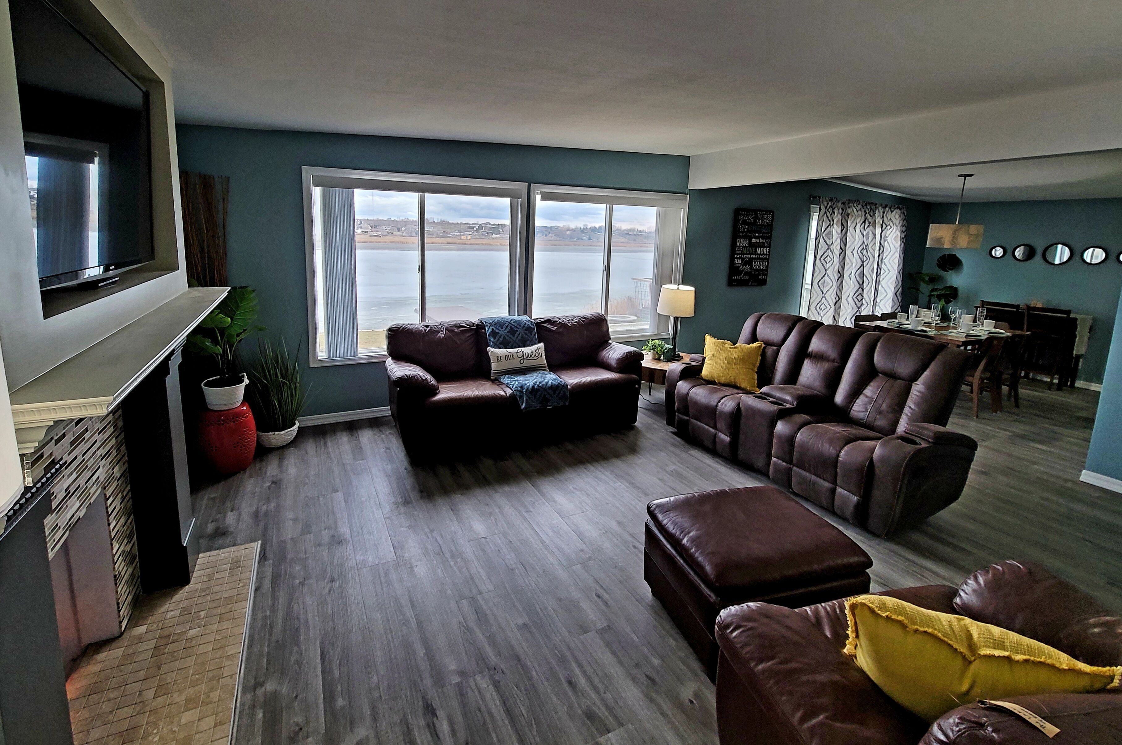 Lakefront Living at Archie's Place