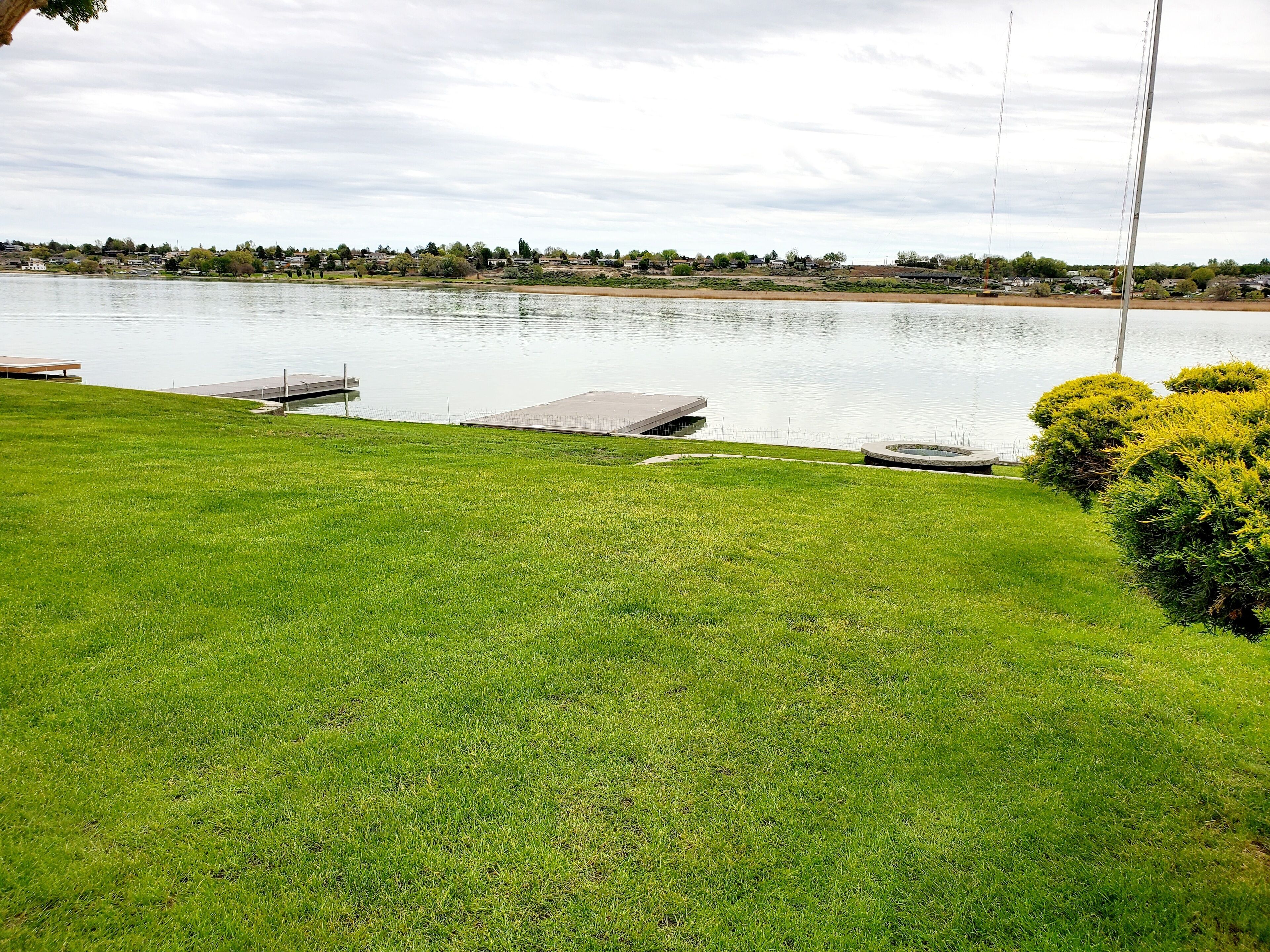 Lakefront Living at Archie's Place