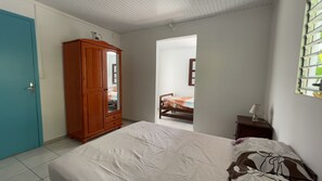 3 bedrooms, iron/ironing board, free WiFi, bed sheets - 5 minutes from the sea! Garden, terrace, sea view, everything you need for a total change of scenery (Saint-Louis)