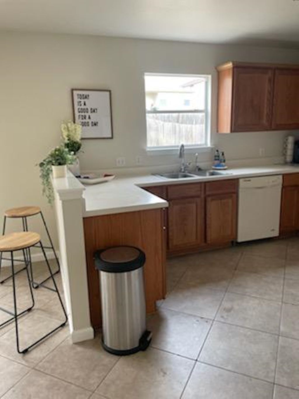 Sunny 4brm/2.5bath home near Tesla