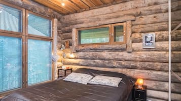 3 bedrooms, desk, Internet