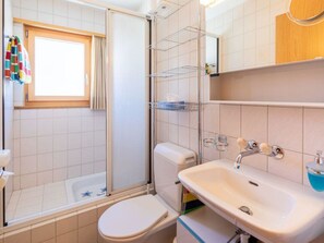 Bathroom - Hübeli (Moosmatten) by Interhome (Zweisimmen)