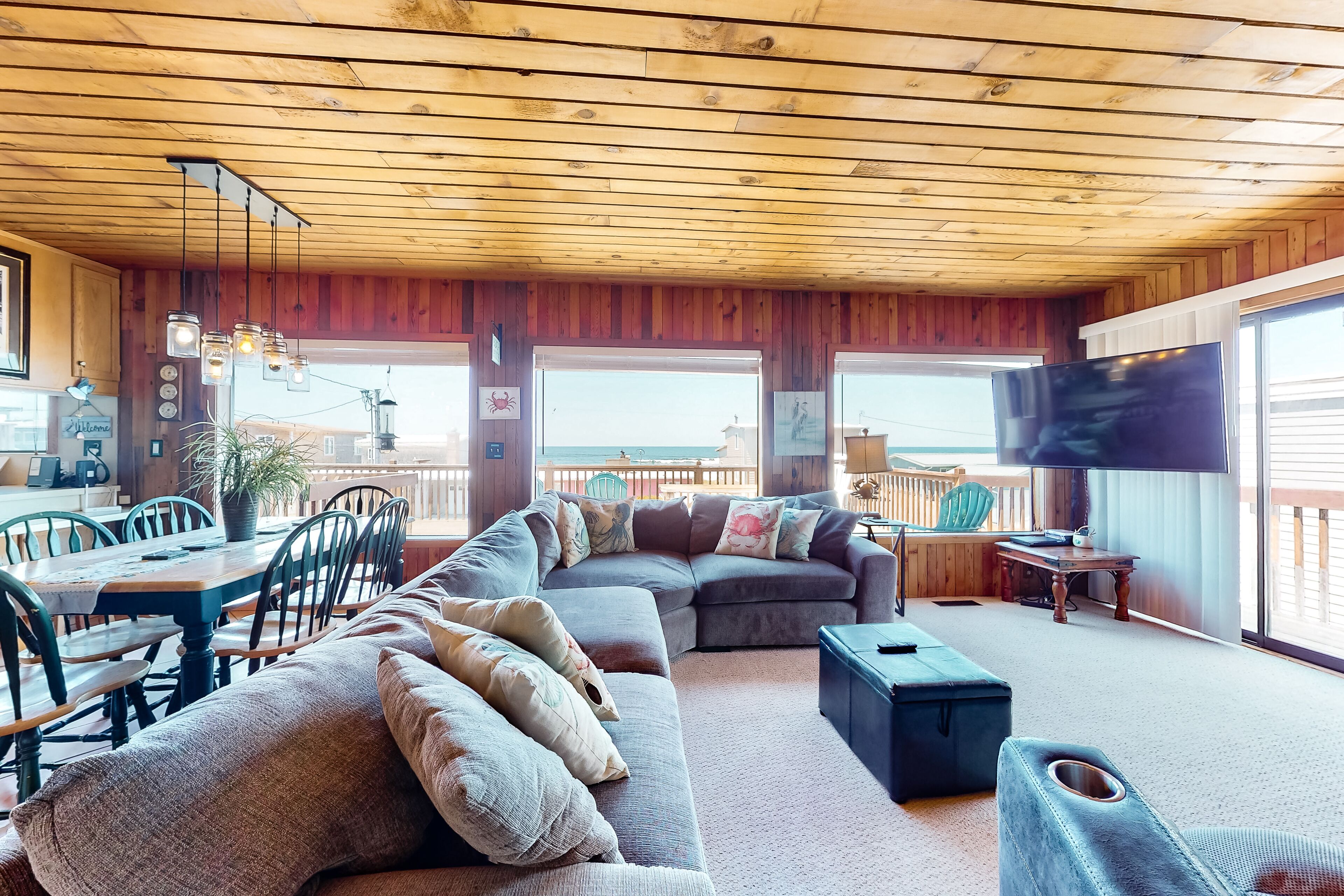 Rustic-chic treasure with deck, grill, wood stove, outdoor shower - dogs ok