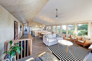 TV, fireplace - Ocean-view modern masterpiece just 4 houses down from beach - fireplace & grill (Manzanita)