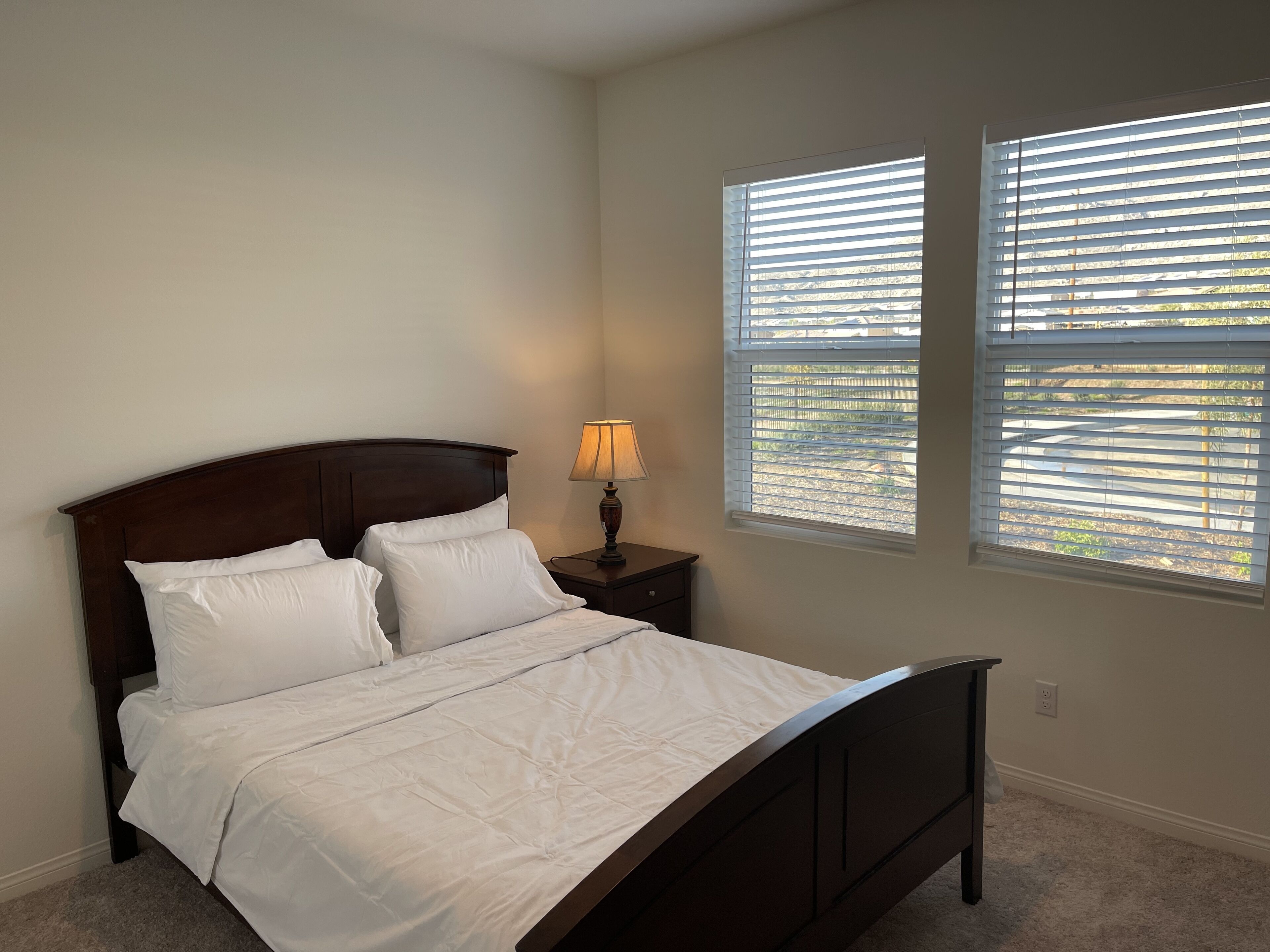 Cozy private room w/own bath and private entrance