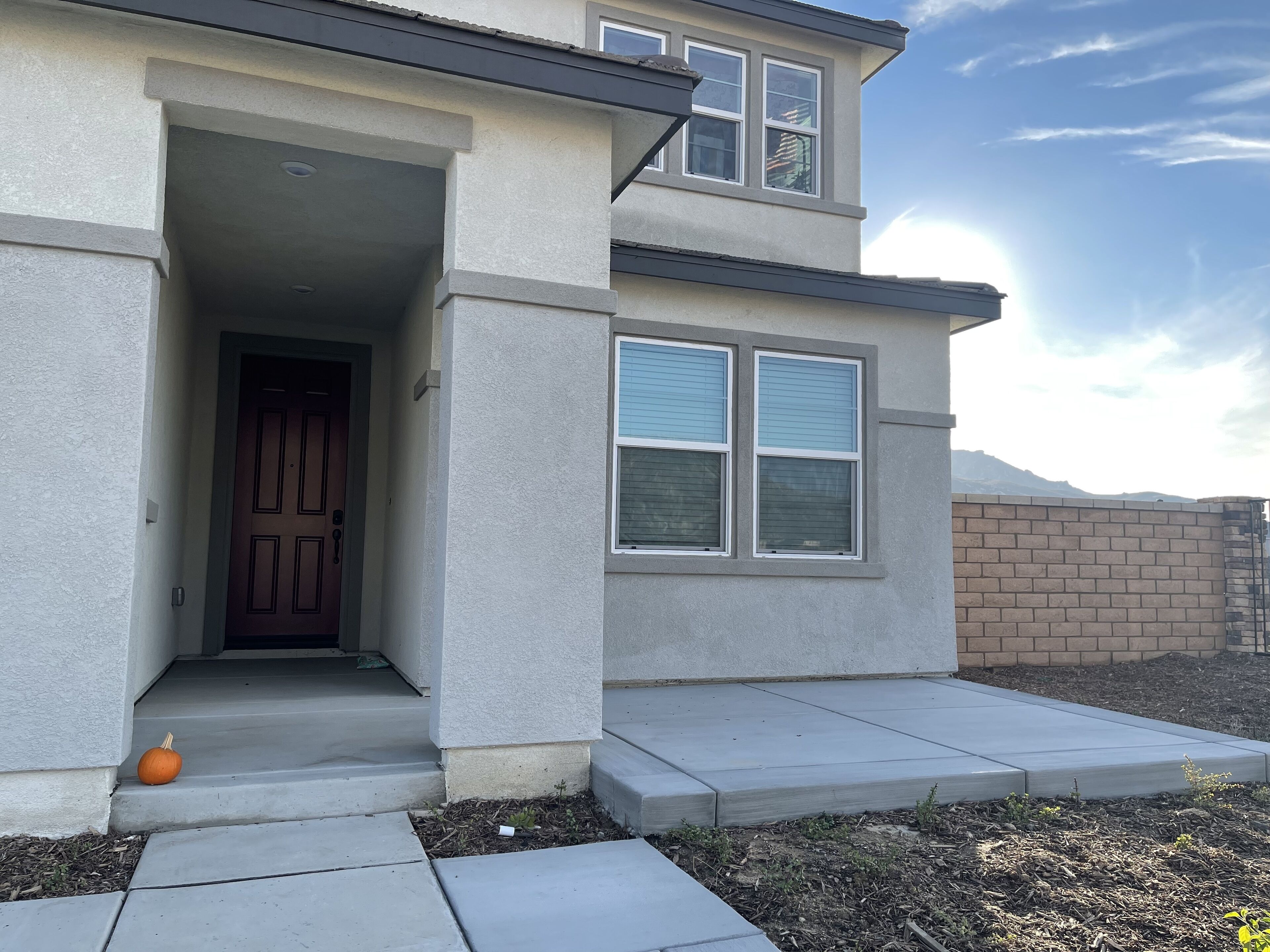 Cozy private room w/own bath and private entrance