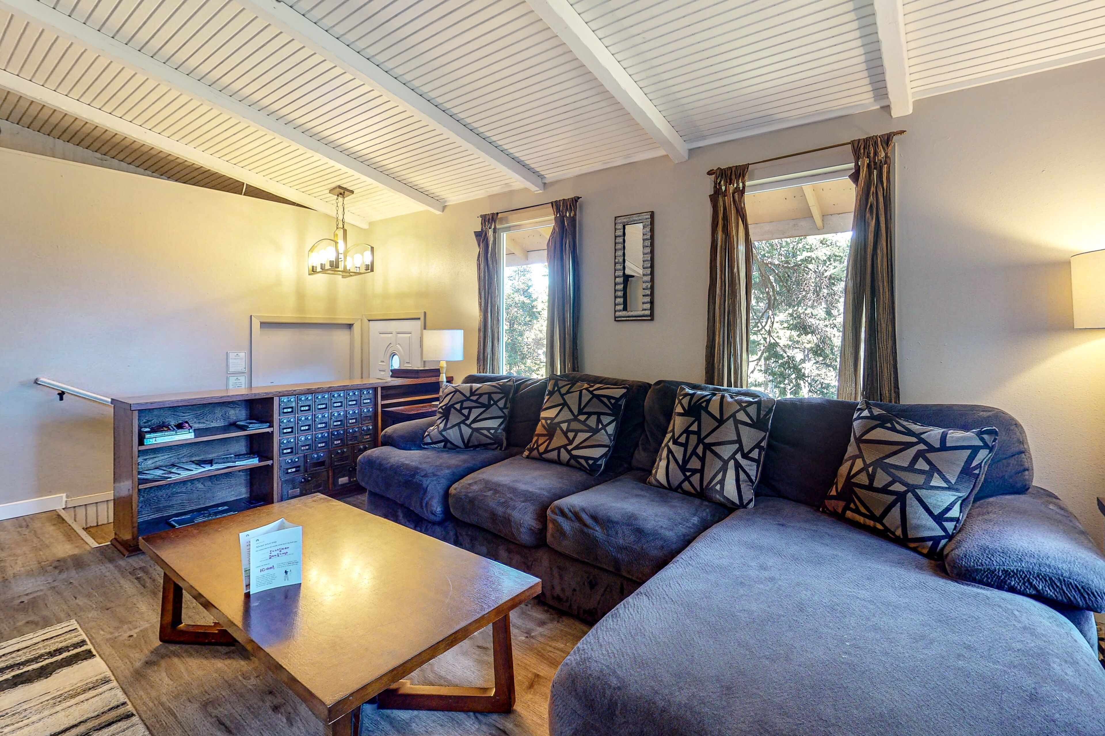 Nature lover's paradise next to Cape Kiwanda State Park - walk to beach