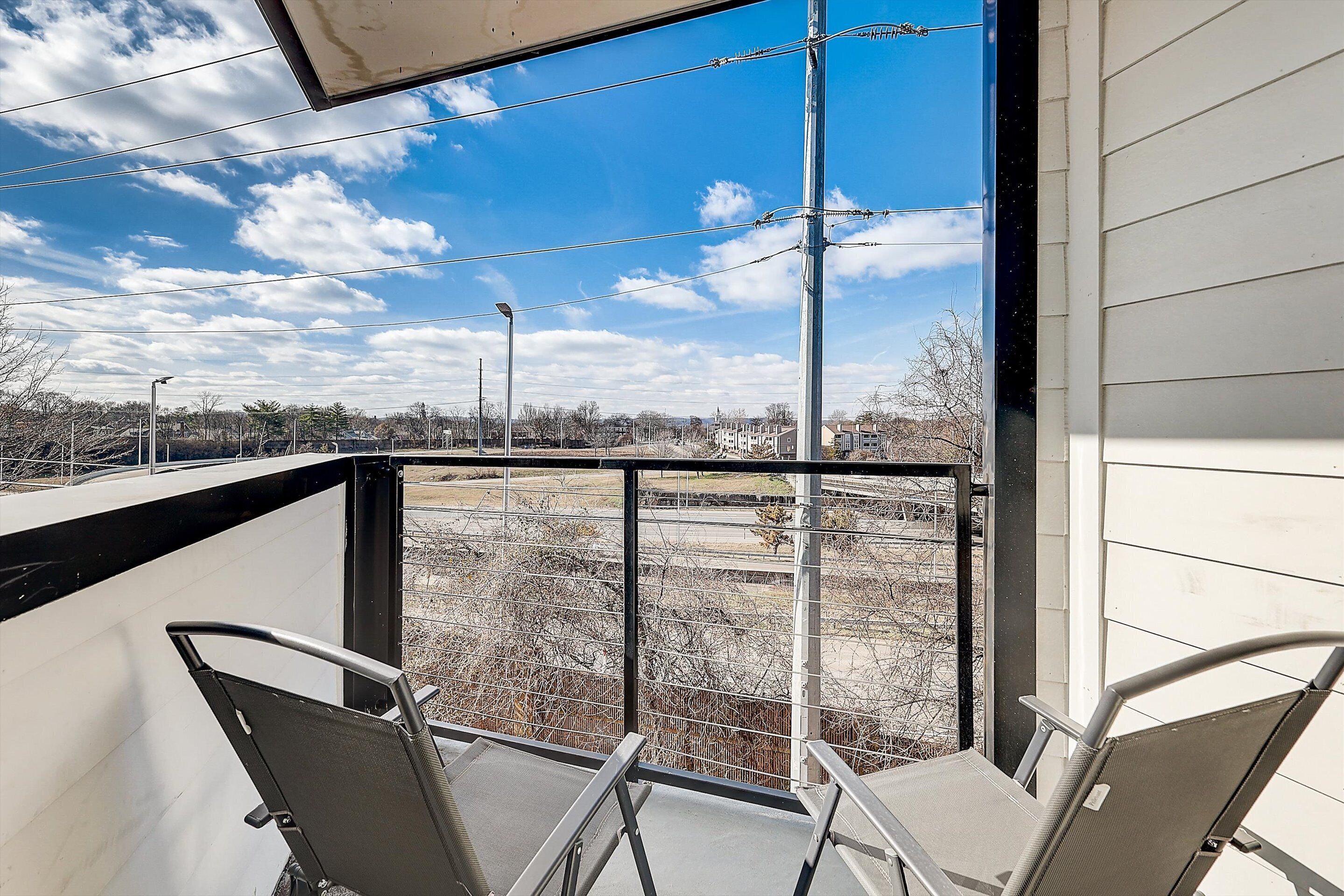 FRONTDESK Fairfax Flats West End Nashville
