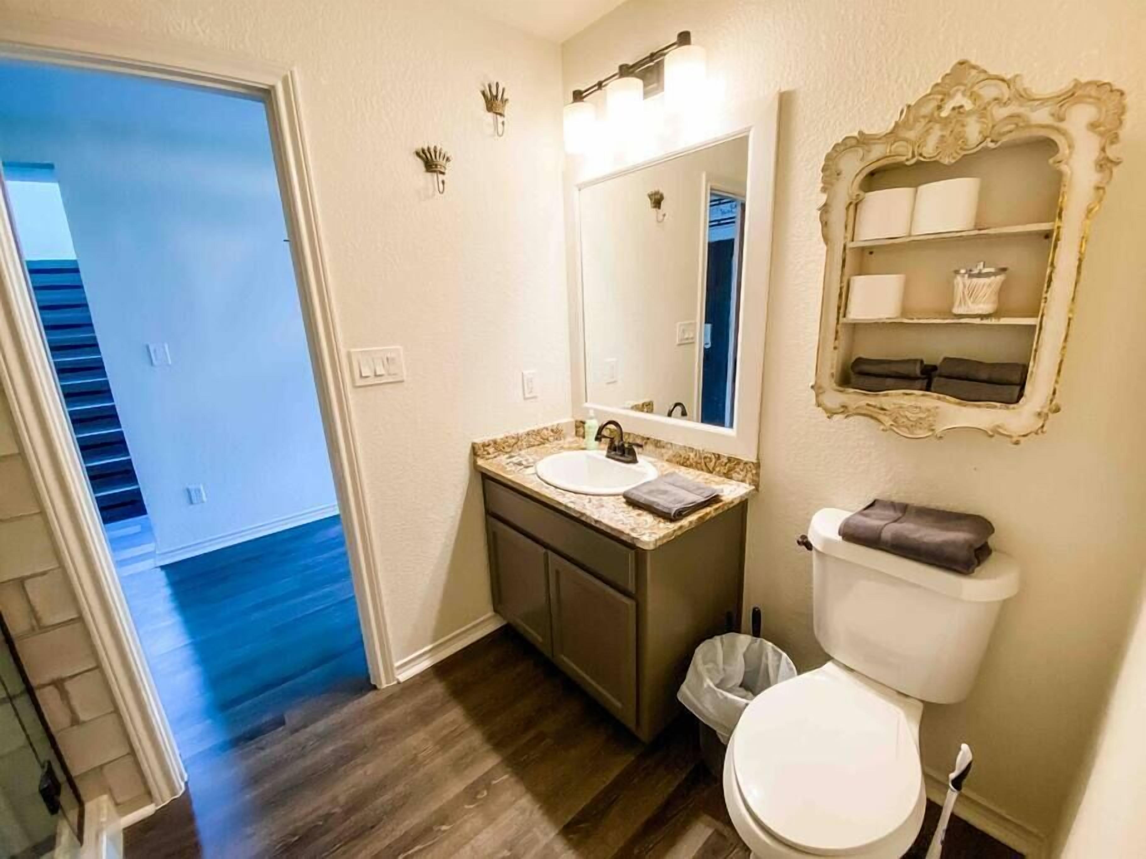 Equestrian House & Guesthouse on 11 acres