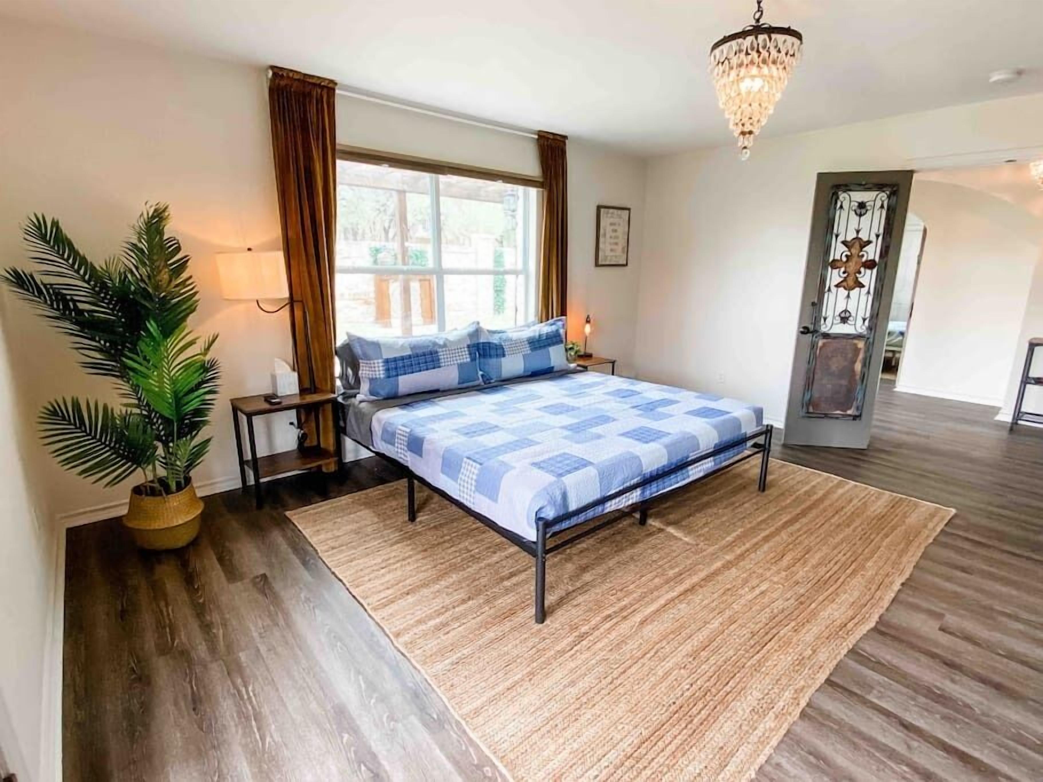 5 quartos, ferros/tábuas de passar roupa, Wi-Fi, roupa de cama