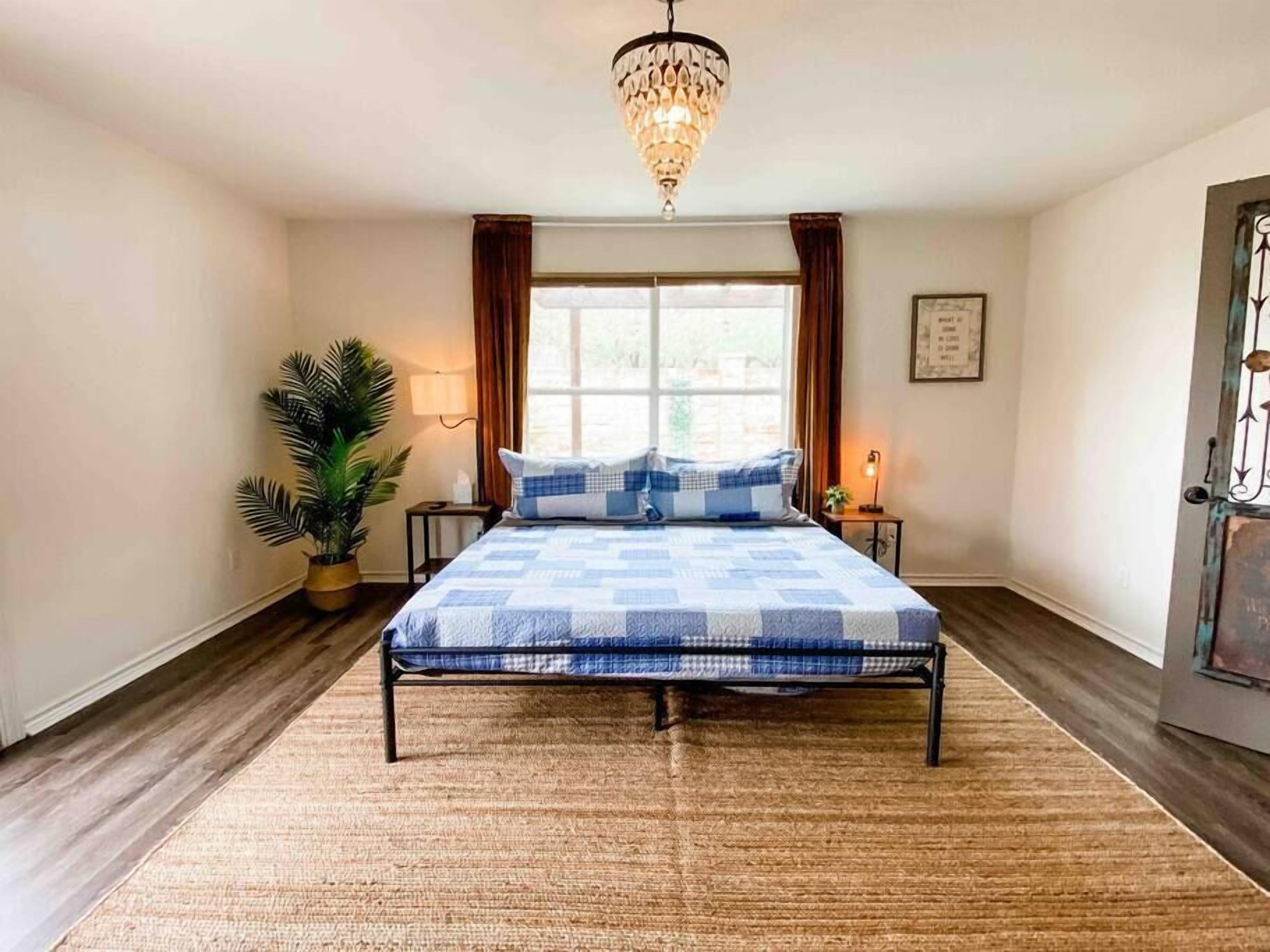 Equestrian House & Guesthouse on 11 acres