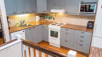 Jääkaappi, mikroaaltouuni, astianpesukone