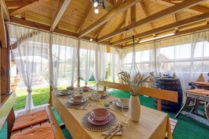 Outdoor dining