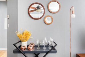 Interior - Lovely Telegraph Hill 1BR w/ Gym & Spa, walk to Muni, by Blueground (San Francisco)