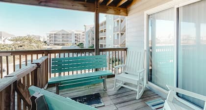 Fantastic condo close to sound and beach with WiFi, shared pool, & private W/D