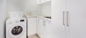 Idlehour—Panoramic Retreat by Yallingup Beach