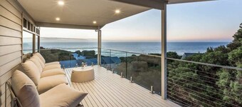 Idlehour—Panoramic Retreat by Yallingup Beach