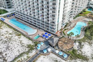 Exterior - 1BR Gulf-front condo with sunrise views, balcony and family-friendly layout (Destin)