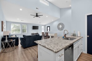 Interior -  Pet Friendly 3 bed 2 bath TH  within walking 
distance to the beach and park! (Carolina Beach)