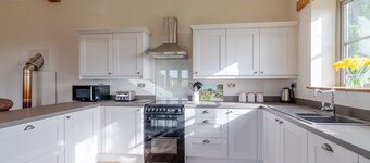 Old Stables - sleeps 5 guests in 3 bedrooms