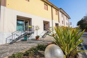 Exterior - Passeggiata Apartments (Desenzano del Garda)