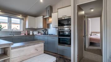 Réfrigérateur, micro-ondes, four, lave-vaisselle