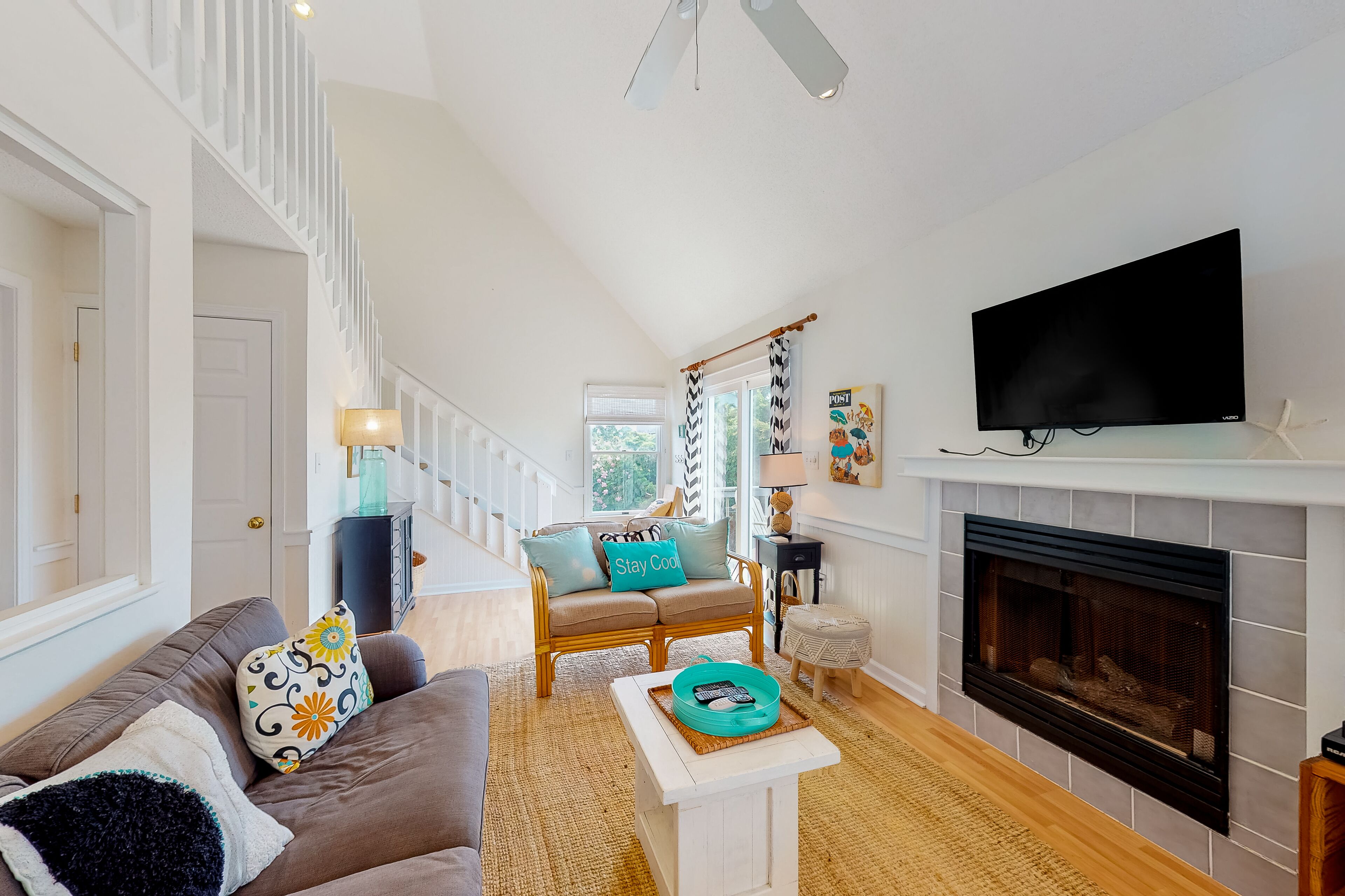 Ocean view home 5 houses from the beach with private hot tub, decks, AC & WiFi