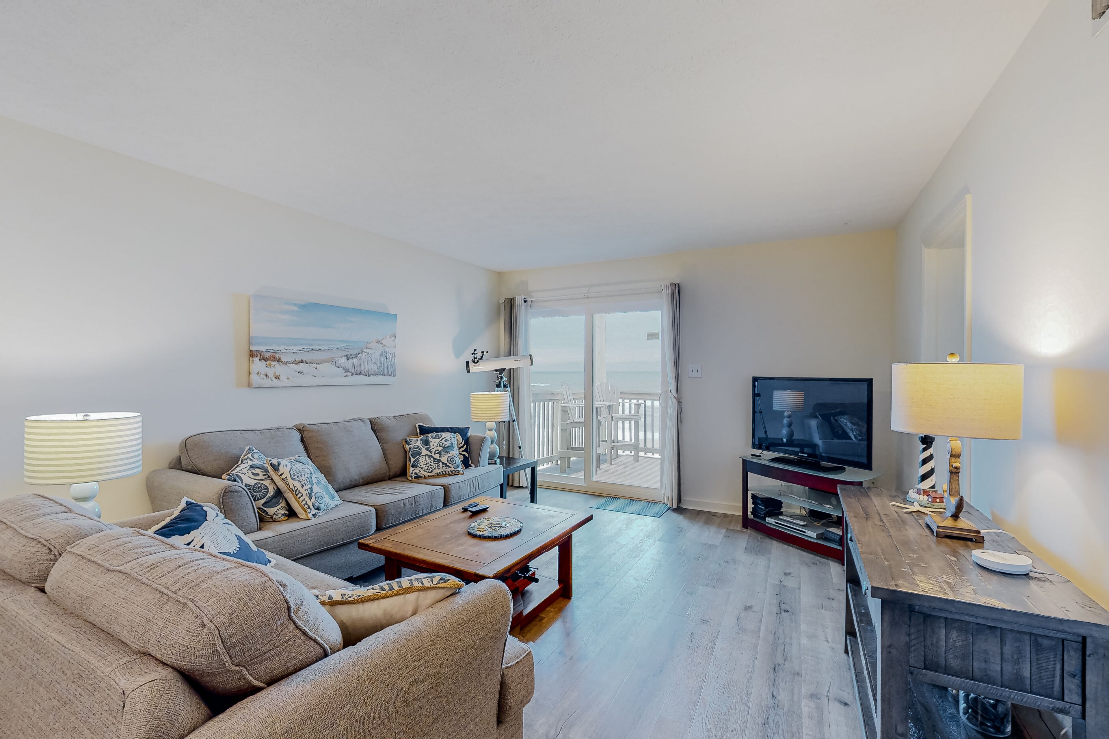 Top-floor, oceanfront condo with stunning balcony views, pool, deck, central AC