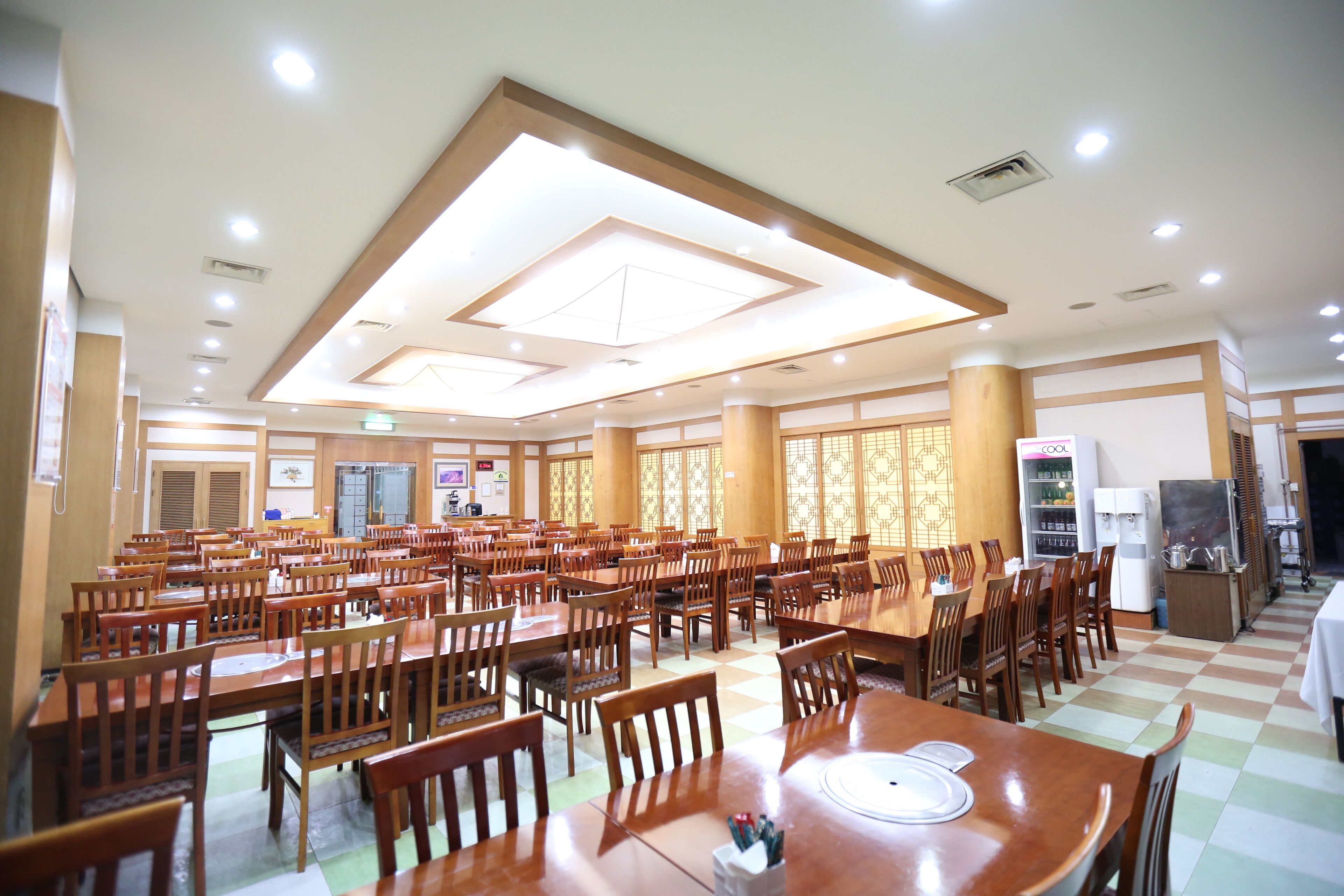 Free daily cooked-to-order breakfast 