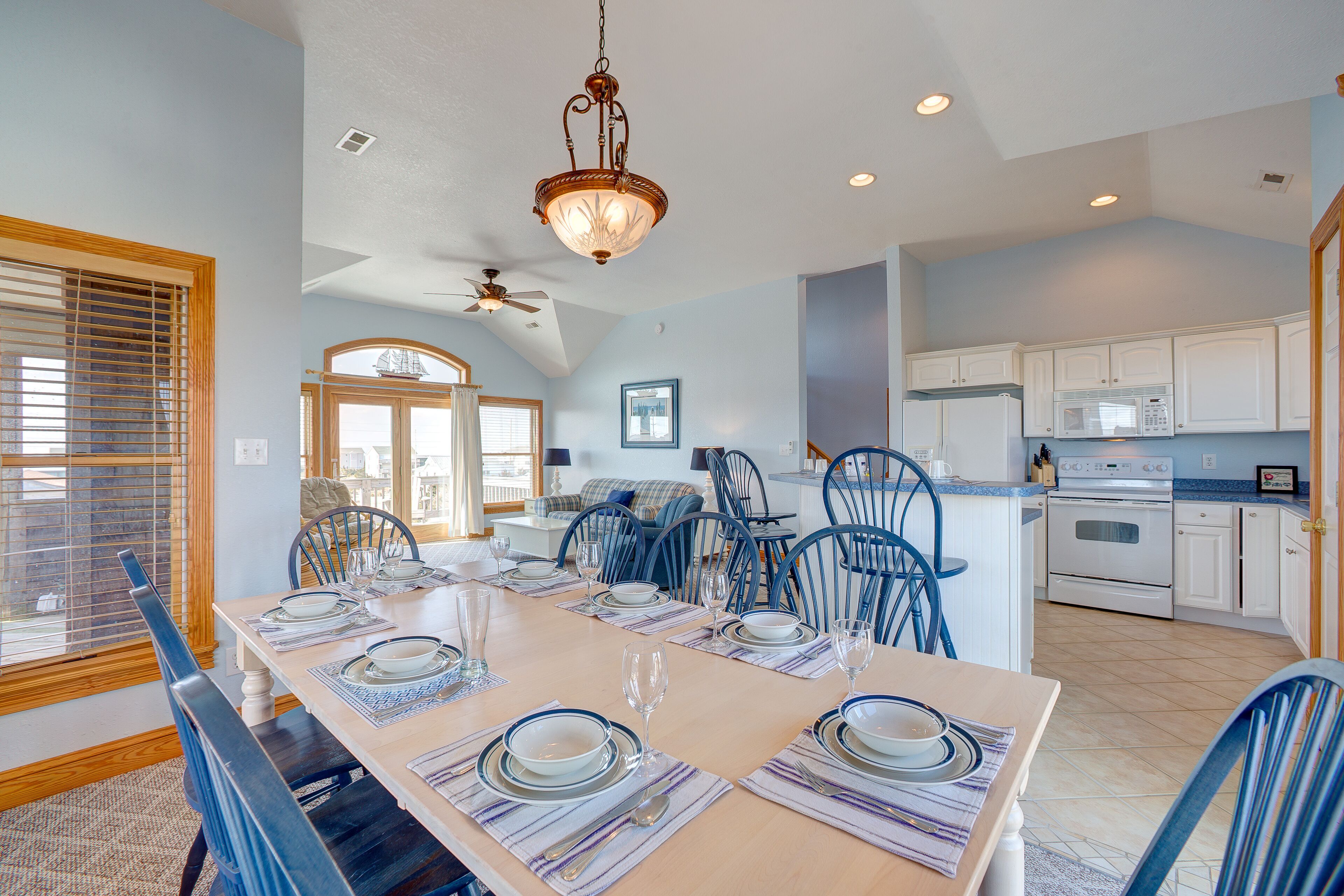 Dog-friendly home w/private saltwater pool, hot tub, game room, gas fireplace