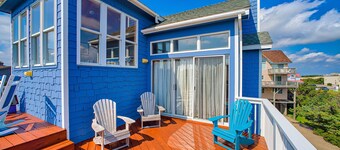 2-story ocean-view home with multiple decks, grill, fast WiFi, outdoor pool & AC
