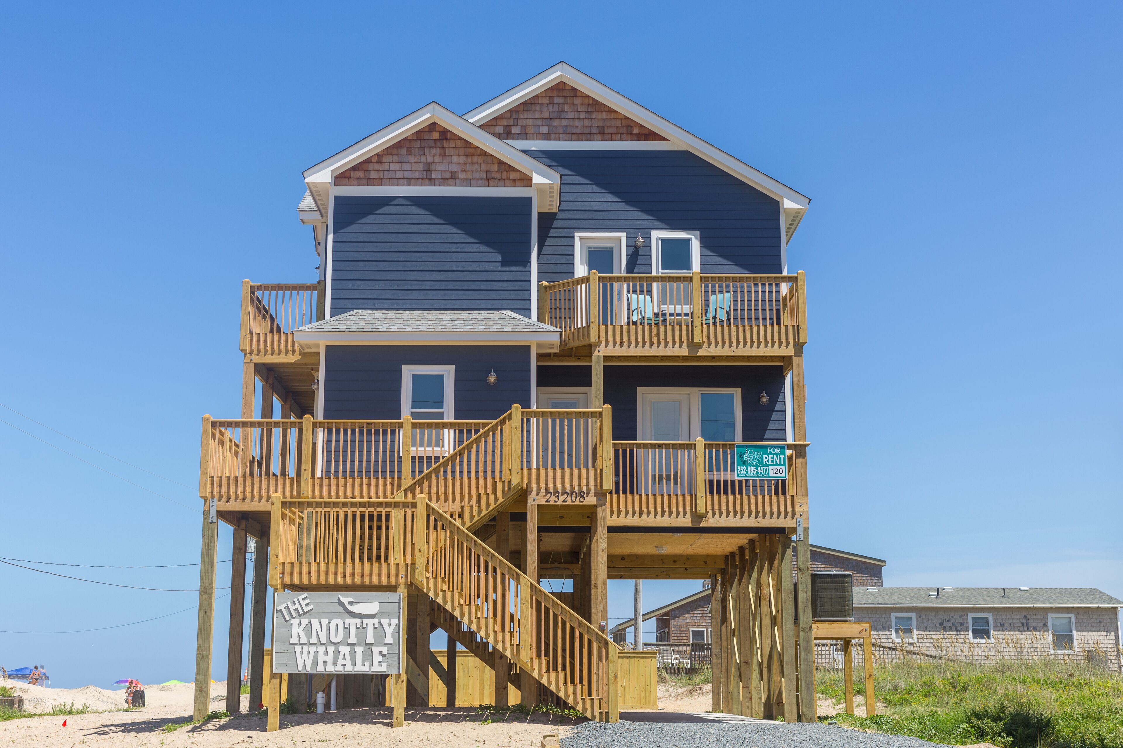 Dog-friendly, idyllic beachfront house w/private pool & hot tub, WiFi, AC, deck