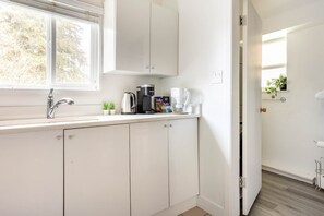 Interior - Quite and Convenient 1 Bed 1 Living Fiber Gig WiFi/AC/Parking/Near YVR (Richmond)