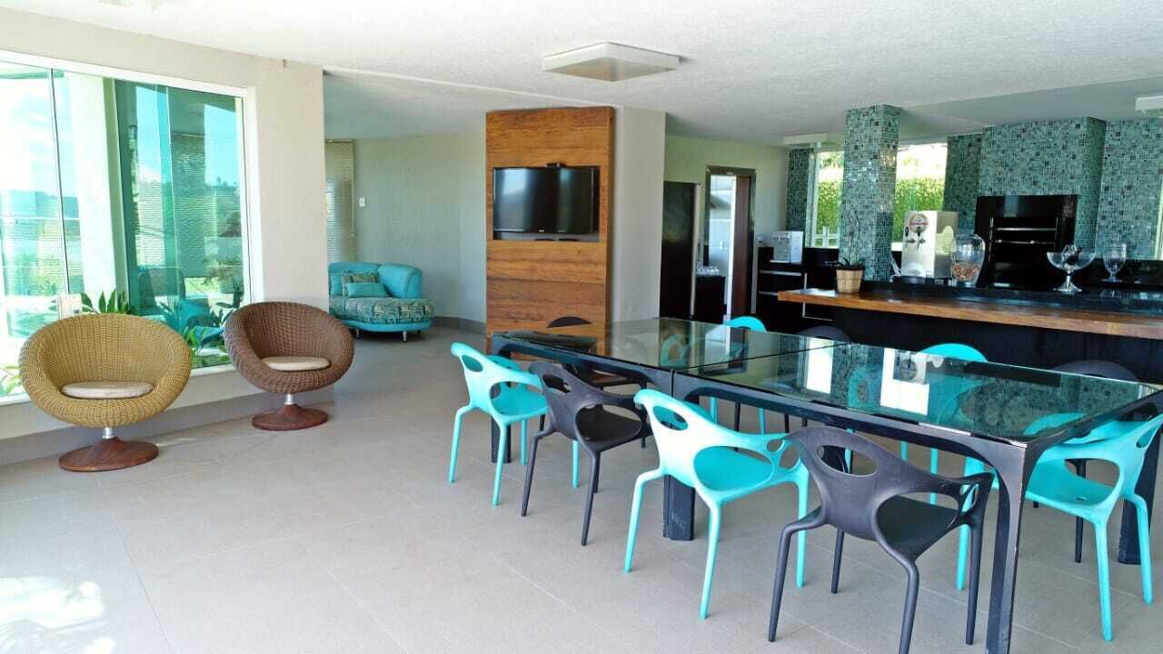 Lakeside Mansion with 10 Bedrooms