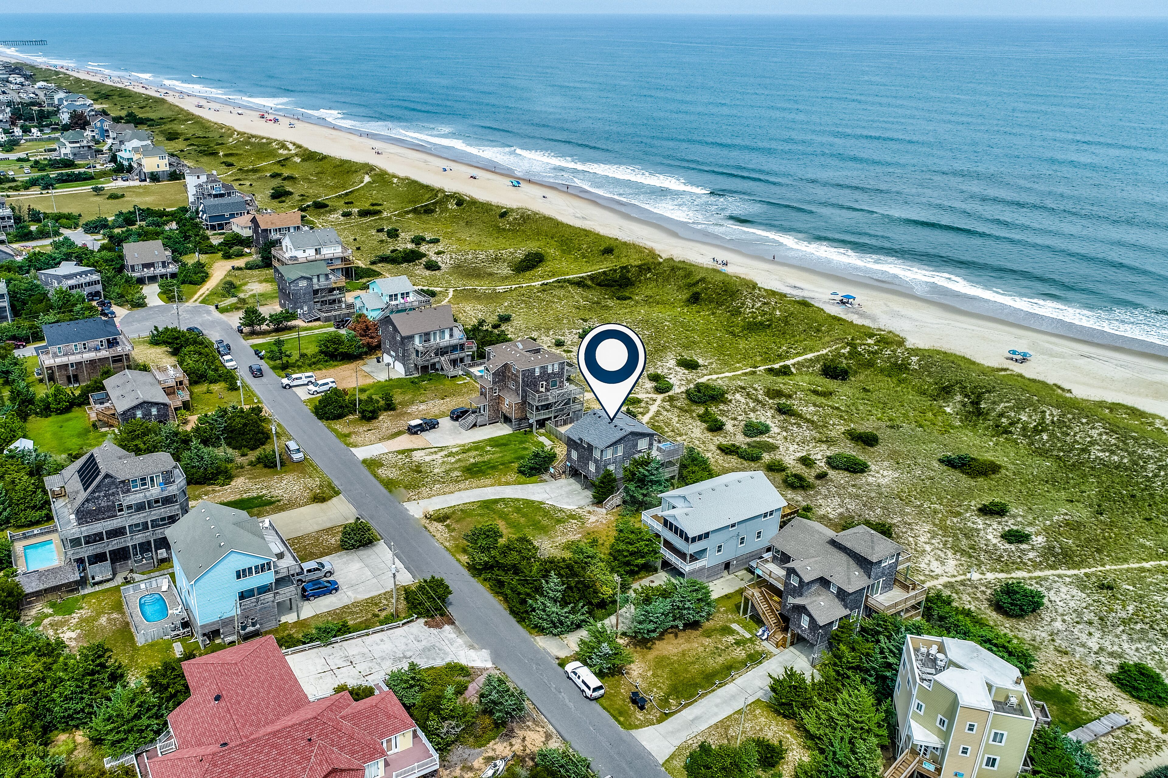 Oceanfront house w/private hot tub, balcony, washer/dryer, WiFi, central AC