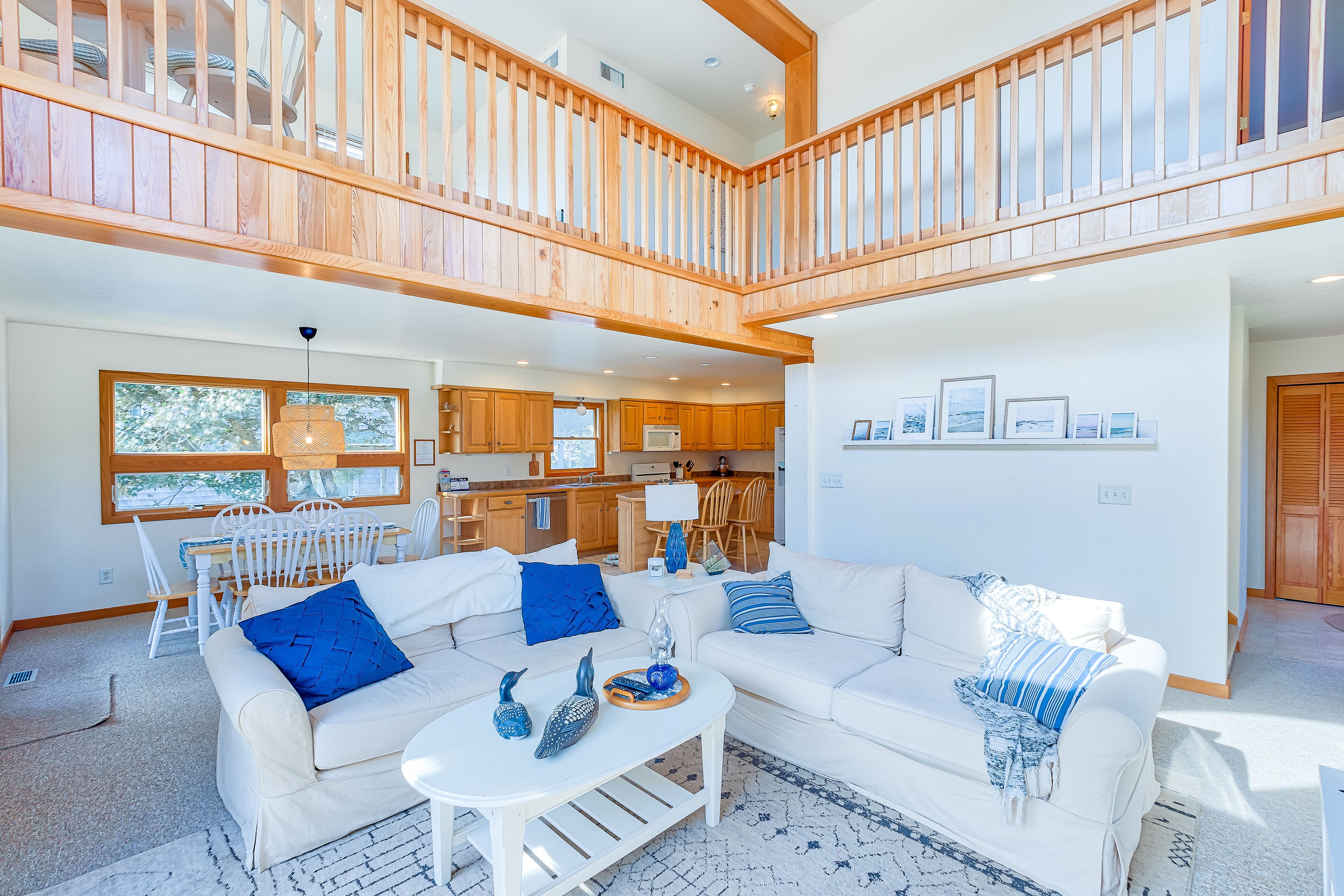 Canal-front & dog-friendly home w/game room, private washer/dryer, WiFi, deck