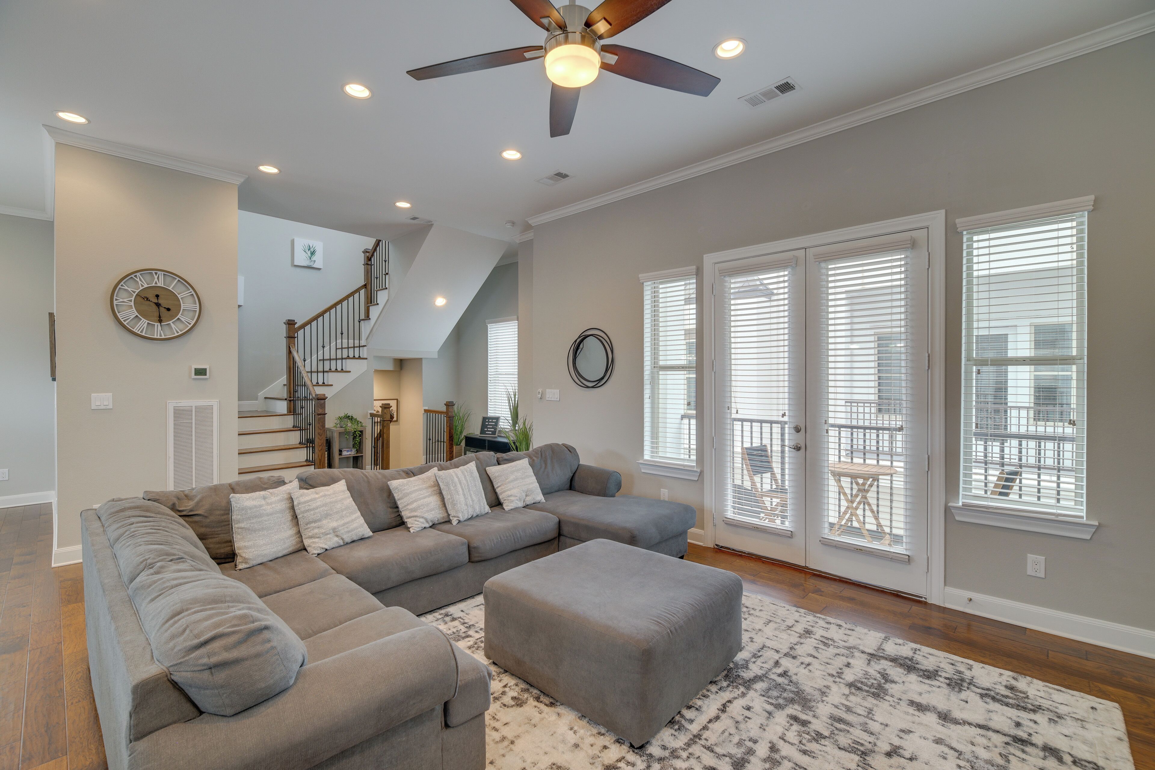 Spacious Houston Townhome ~ 5 Mi to Downtown!