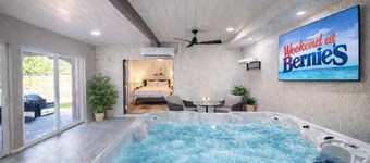 Romantic Getaway - Luxury Villa - Private Hot Tub