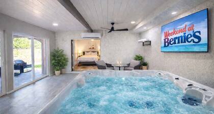 Romantic Getaway - Luxury Villa - Private Hot Tub