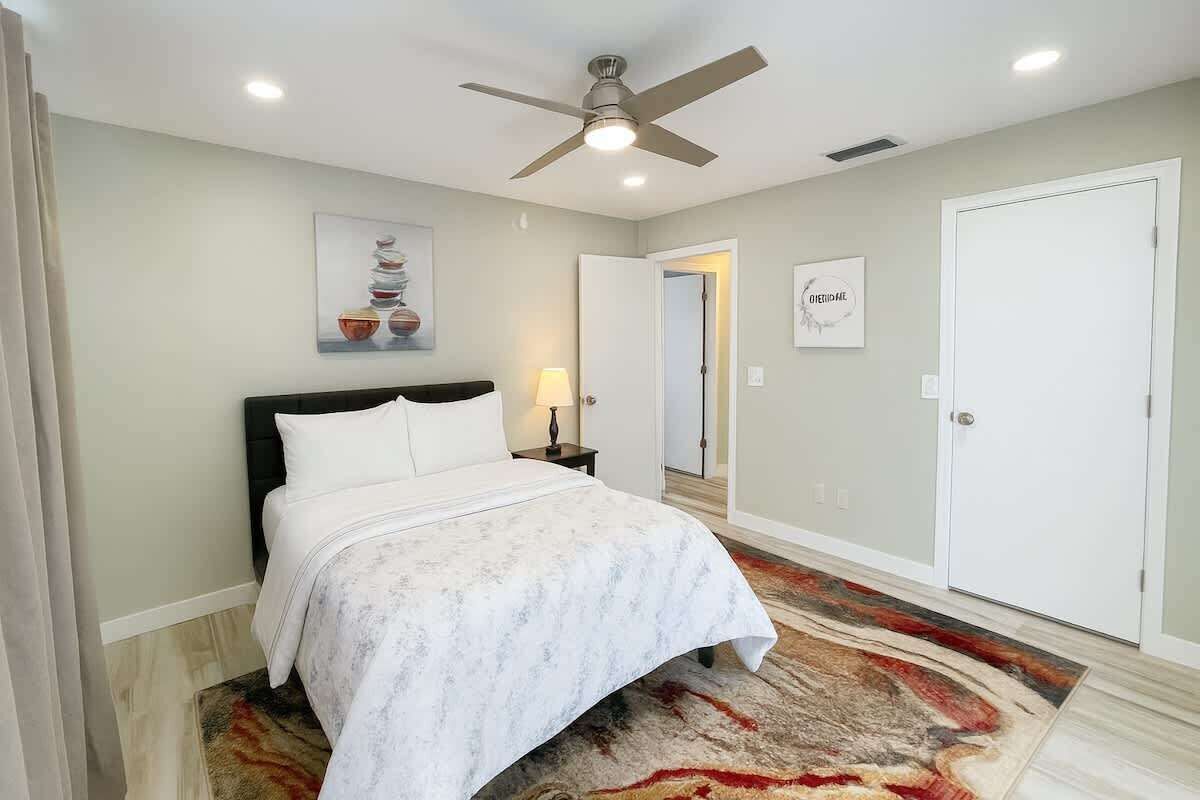 3 bedrooms, iron/ironing board, free WiFi, bed sheets