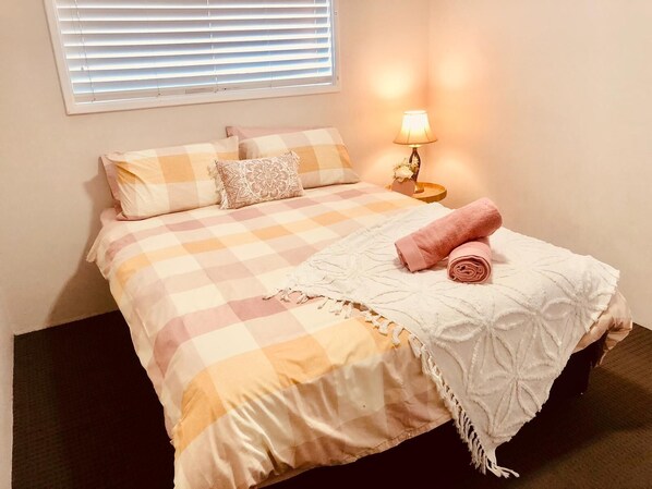 2 habitaciones, escritorio, wifi y ropa de cama 