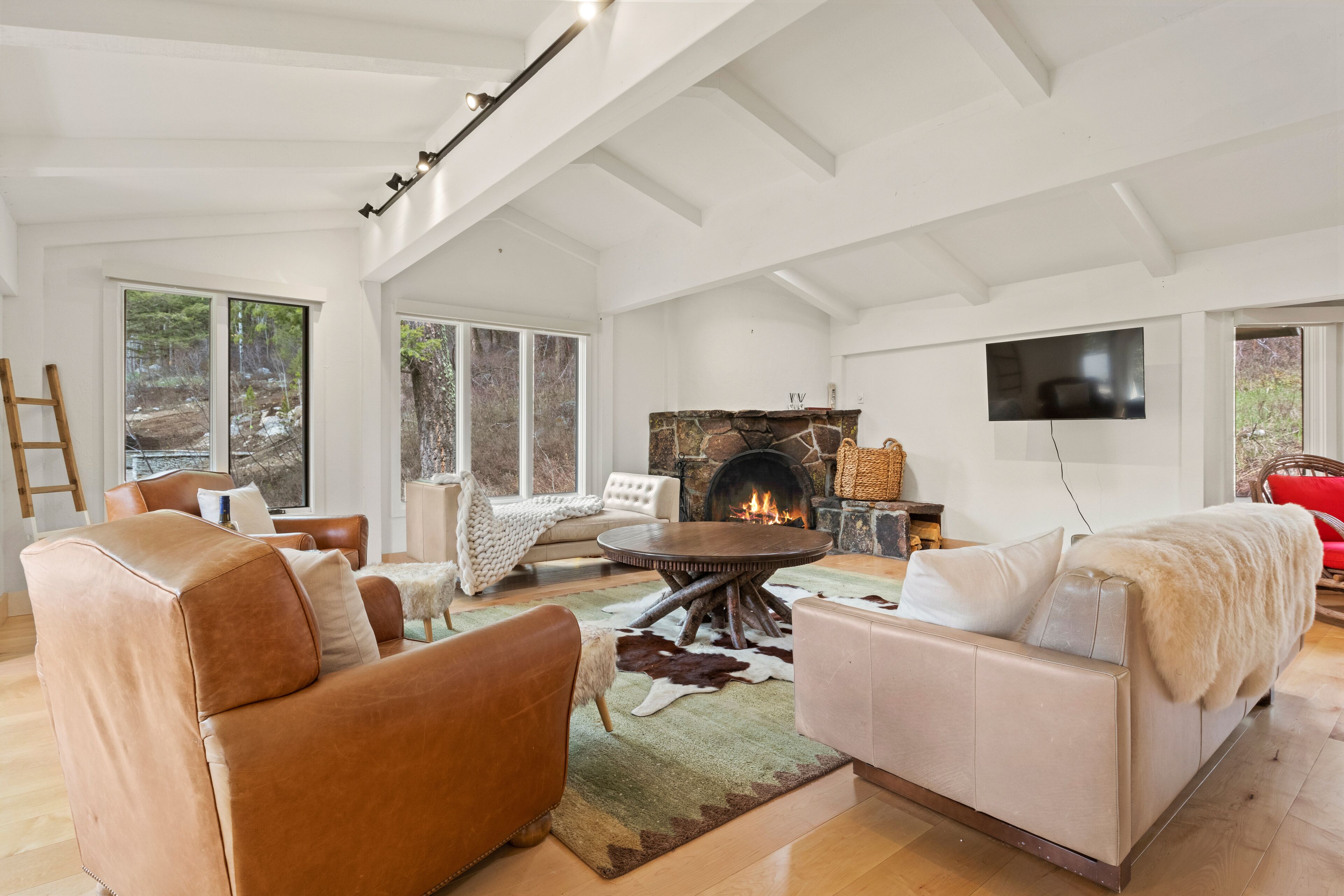 RMR: Exceptional 5 BR Ski Chalet in Teton Village