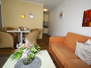 Unclassified image, 5 of 15, button