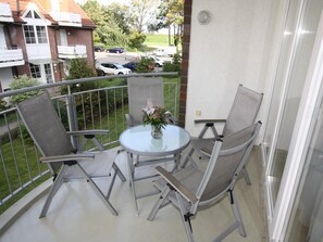 Unclassified image, 3 of 15, button