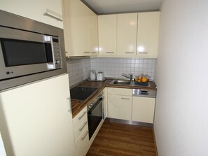 Køleskab, mikrobølgeovn, ovn, opvaskemaskine