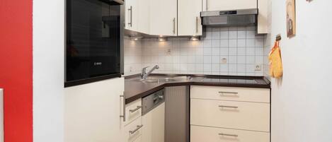 Køleskab, mikrobølgeovn, ovn, opvaskemaskine