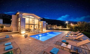 Outdoor pool, a heated pool - Moonlight Grand Villa Heated Pool (Georgioupoli)