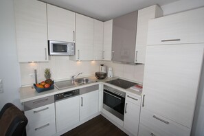 Køleskab, mikrobølgeovn, ovn, opvaskemaskine