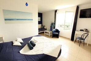 全景三人房 | 高档床上用品、特色装修、特色家居、遮光窗帘